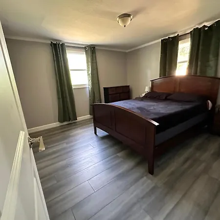 Units Near Usf - Rubyroom, Redroom, Emerald Place